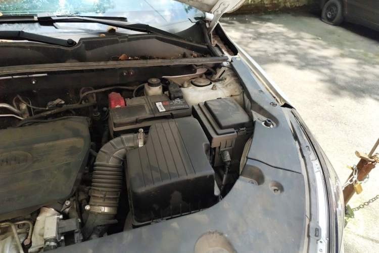 Used BYD Song 2021 Classic Edition 1.5T Automatic Elite Model Engine Bay Left