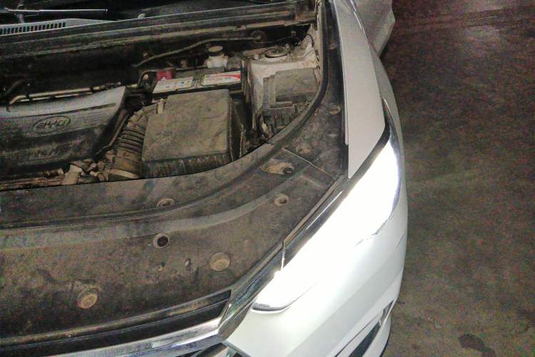 Used BYD Song 2021 Classic Edition 1.5T Automatic Elite Model Engine Bay Left
