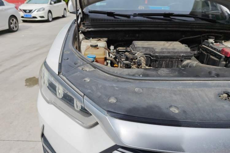 Used BYD Song 2021 Classic Edition 1.5T Automatic Elite Model Engine Bay Right