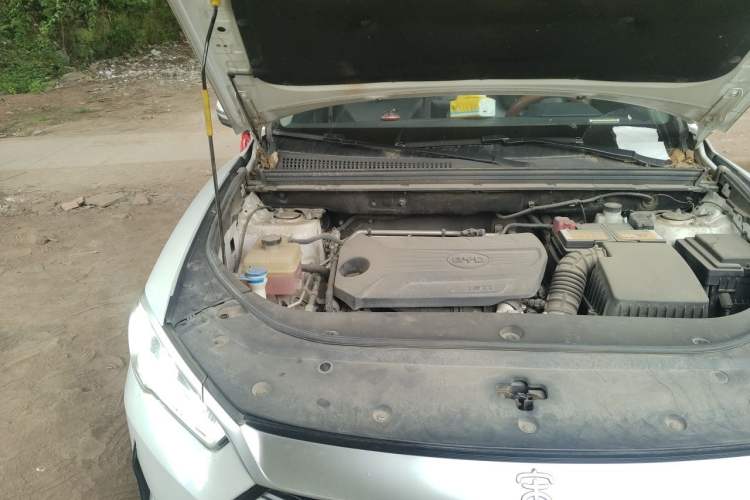 Used BYD Song 2021 Classic Edition 1.5T Automatic Elite Model Engine Bay Right