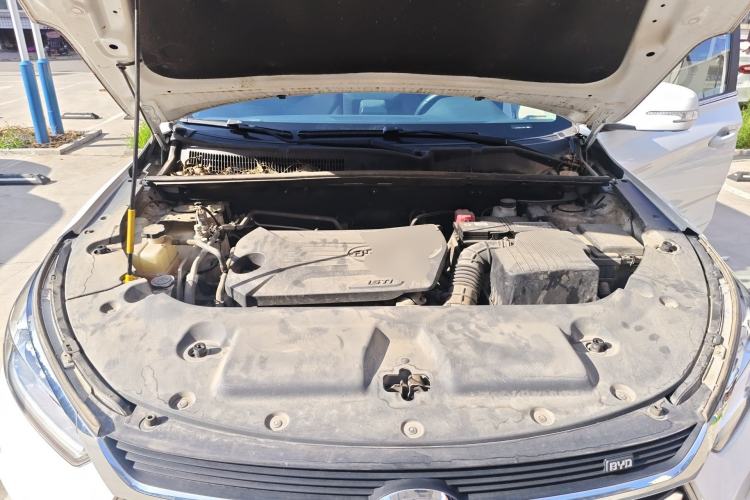 Used BYD Song 2021 Classic Edition 1.5T Manual Luxury Model Engine Bay