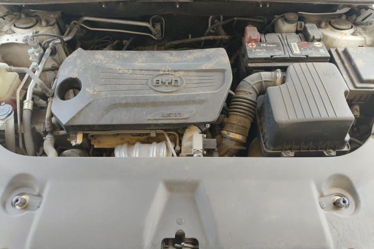 Used BYD Song 2021 Classic Edition 1.5T Manual Luxury Model Engine Bay