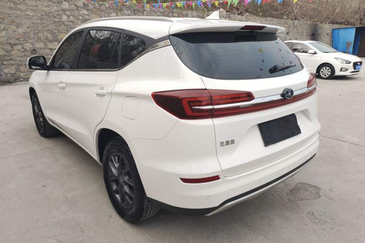 Used BYD Song 2021 Classic Edition 1.5T Automatic Luxury Model Exterior 2