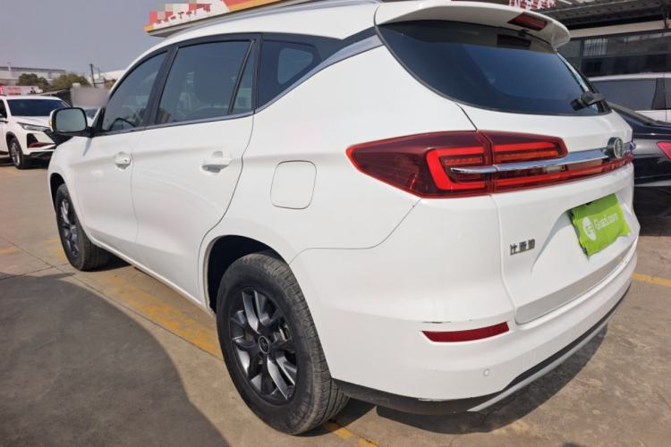 Used BYD Song 2021 Classic Edition 1.5T Manual Luxury Model Exterior 2