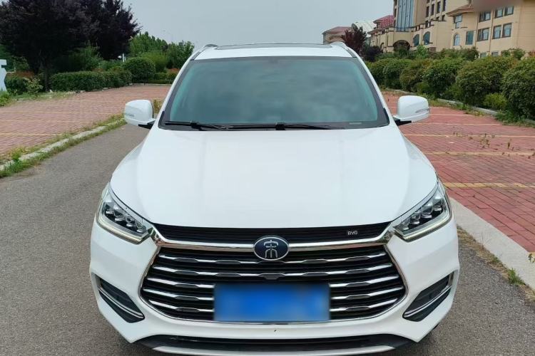 Used BYD Song 2021 Classic Edition 1.5T Manual Luxury Model Exterior 2