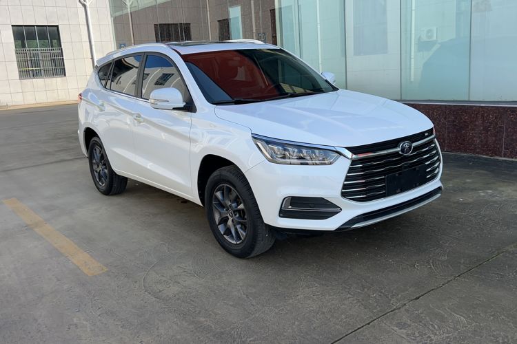 Used BYD Song 2021 Classic Edition 1.5T Manual Luxury Model Exterior 2