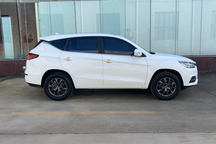Used BYD Song 2021 Classic Edition 1.5T Manual Luxury Model Exterior 3