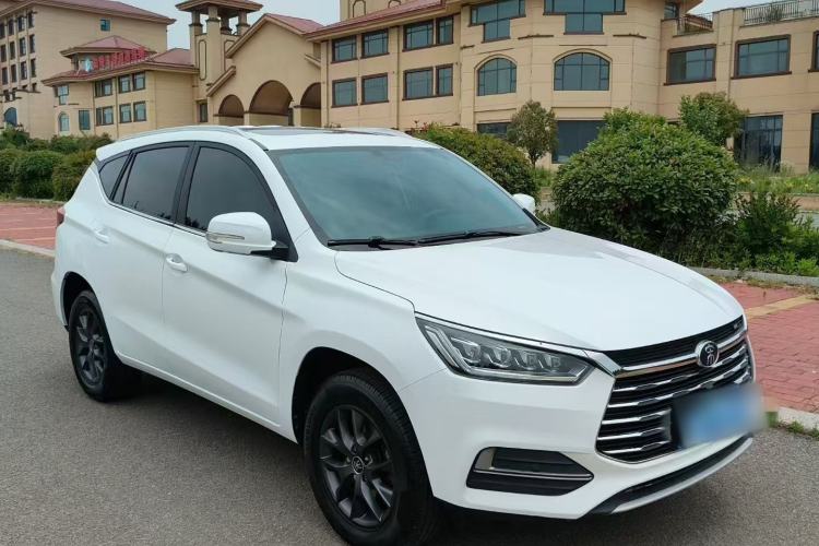 Used BYD Song 2021 Classic Edition 1.5T Manual Luxury Model Exterior 4