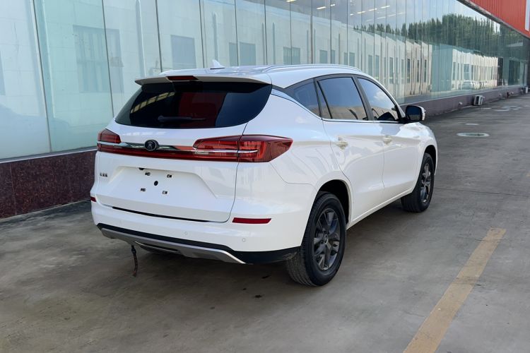Used BYD Song 2021 Classic Edition 1.5T Manual Luxury Model Exterior 4