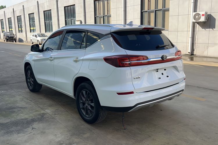 Used BYD Song 2021 Classic Edition 1.5T Manual Luxury Model Exterior 6
