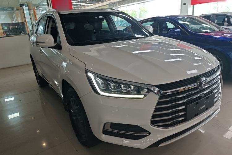 Used BYD Song 2021 Classic Edition 1.5T Automatic Elite Model Front Right 45 Deg