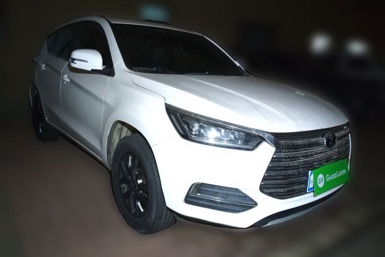 Used BYD Song 2021 Classic Edition 1.5T Automatic Elite Model Front Right 45 Deg