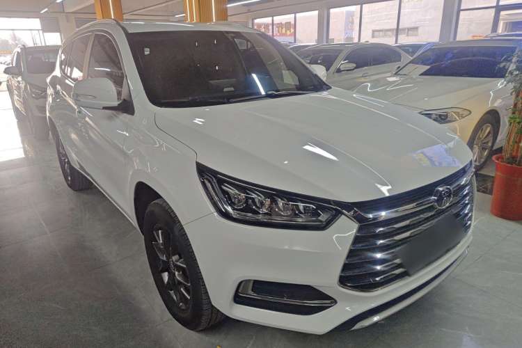 Used BYD Song 2021 Classic Edition 1.5T Automatic Elite Model Front Right 45 Deg