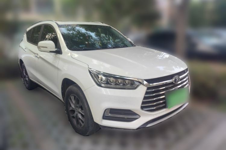 Used BYD Song 2021 Classic Edition 1.5T Manual Luxury Model Front Right 45 Deg
