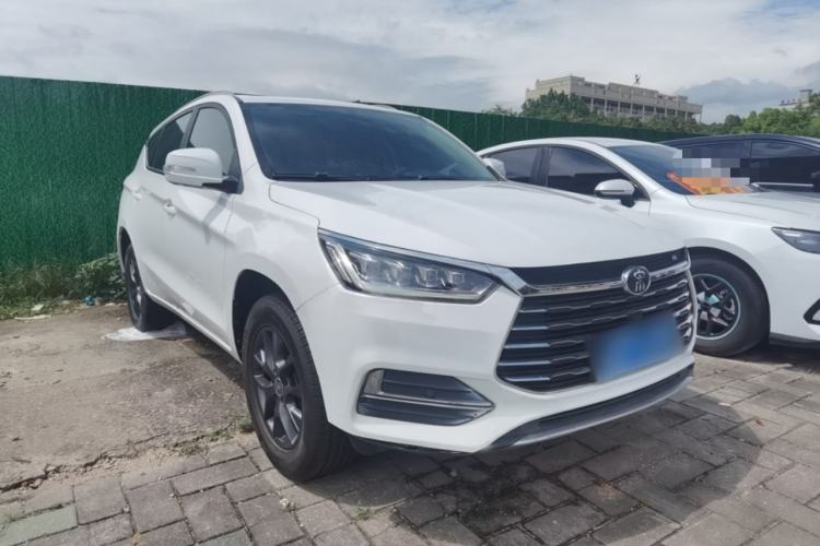 Used BYD Song 2021 Classic Edition 1.5T Automatic Elite Model Front Right 45 Deg