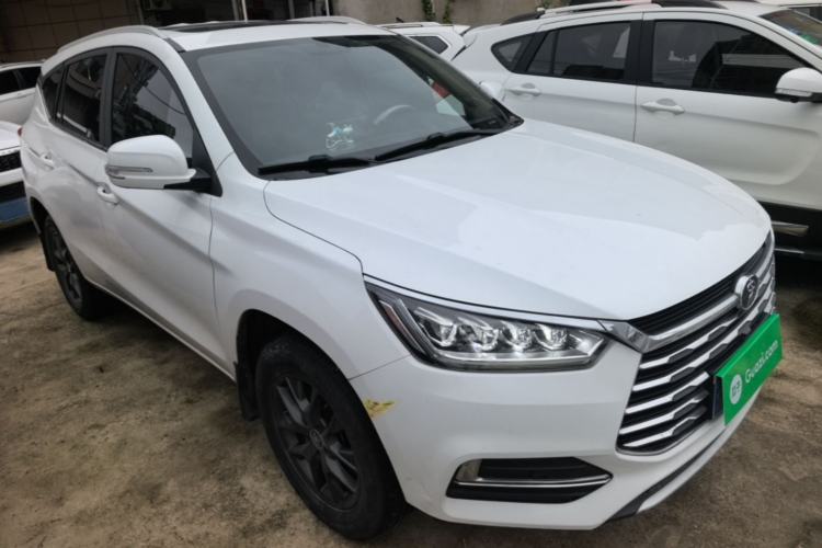 Used BYD Song 2021 Classic Edition 1.5T Automatic Luxury Model Front Right 45 Deg