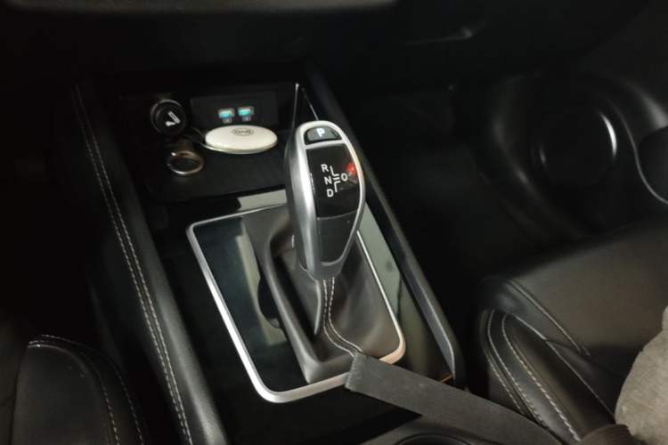 Used BYD Song 2021 Classic Edition 1.5T Automatic Elite Model Gear Lever