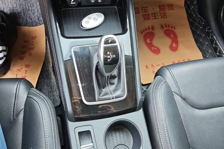 Used BYD Song 2021 Classic Edition 1.5T Automatic Elite Model Gear Lever