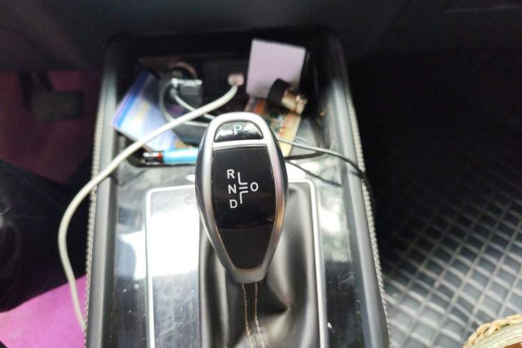 Used BYD Song 2021 Classic Edition 1.5T Automatic Elite Model Gear Lever