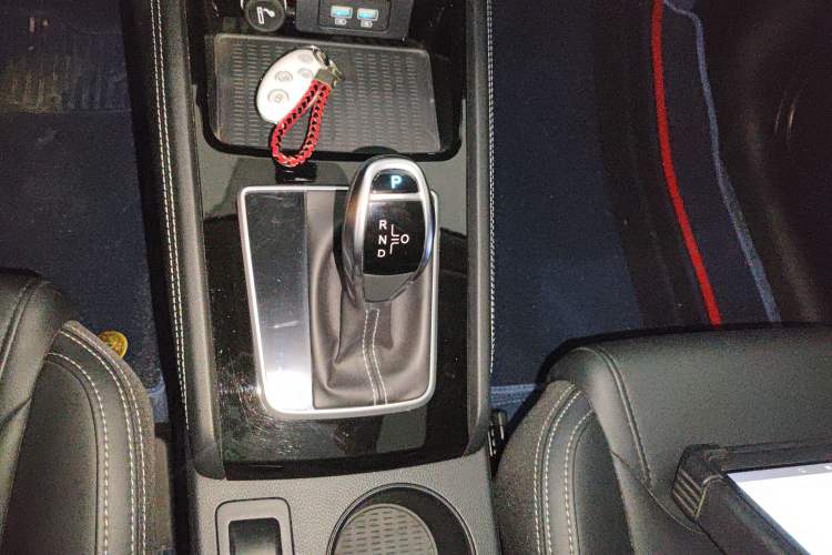 Used BYD Song 2021 Classic Edition 1.5T Automatic Elite Model Gear Lever