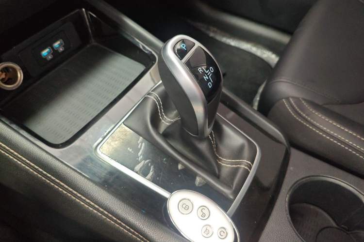 Used BYD Song 2021 Classic Edition 1.5T Automatic Elite Model Gear Lever