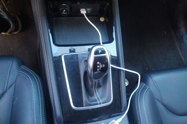 Used BYD Song 2021 Classic Edition 1.5T Automatic Elite Model Gear Lever