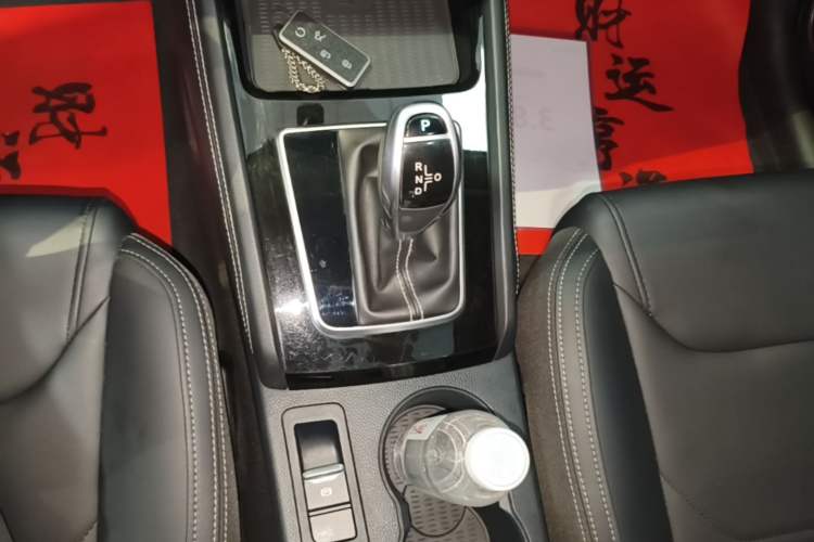 Used BYD Song 2021 Classic Edition 1.5T Automatic Elite Model Gear Lever
