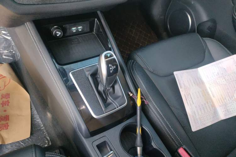 Used BYD Song 2021 Classic Edition 1.5T Automatic Elite Model Gear Lever