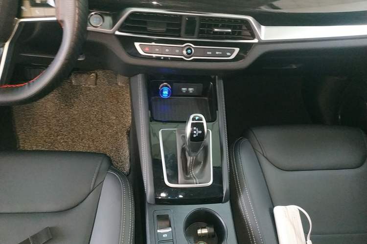 Used BYD Song 2021 Classic Edition 1.5T Automatic Elite Model Gear Lever