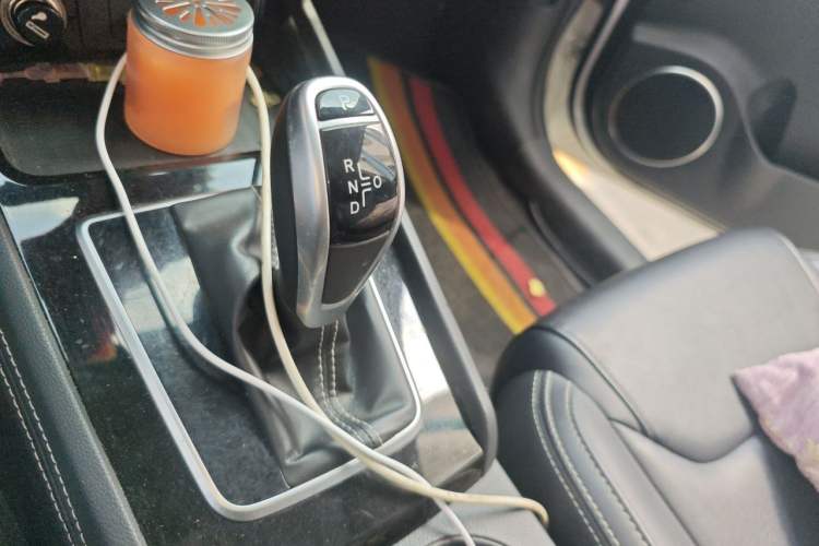 Used BYD Song 2021 Classic Edition 1.5T Automatic Elite Model Gear Lever