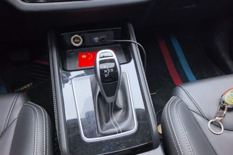Used BYD Song 2021 Classic Edition 1.5T Automatic Luxury Model Gear Lever