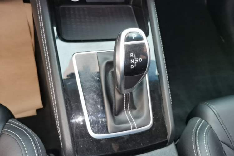 Used BYD Song 2021 Classic Edition 1.5T Automatic Luxury Model Gear Lever