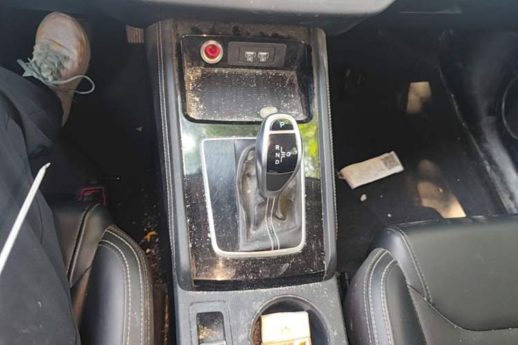 Used BYD Song 2021 Classic Edition 1.5T Automatic Elite Model Gear Lever