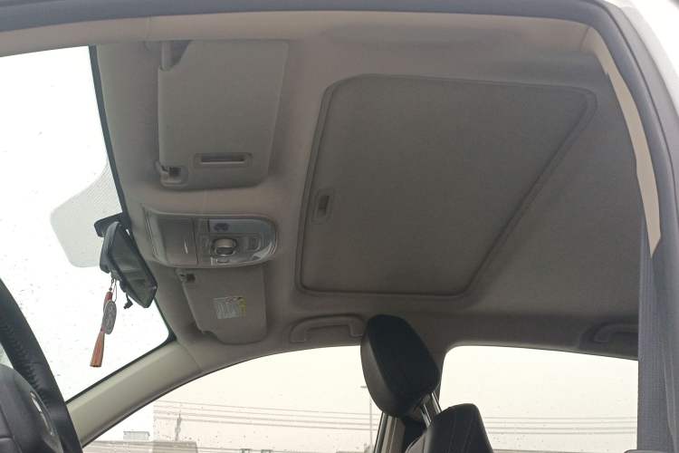 Used BYD Song 2021 Classic Edition 1.5T Automatic Luxury Model Headliner