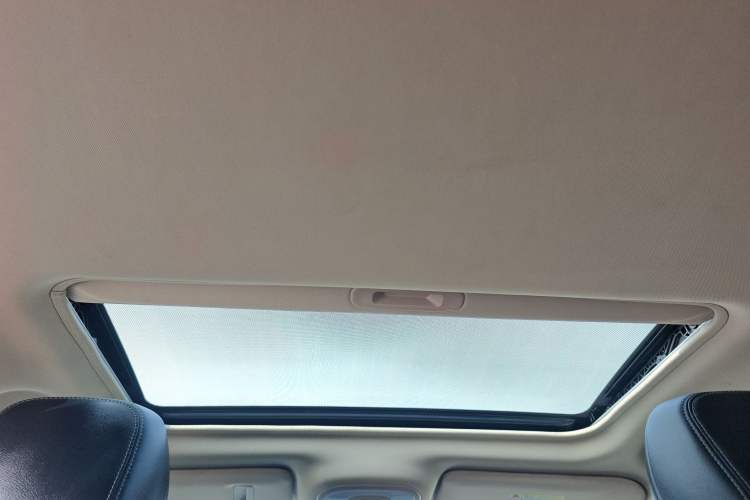 Used BYD Song 2021 Classic Edition 1.5T Manual Luxury Model Headliner