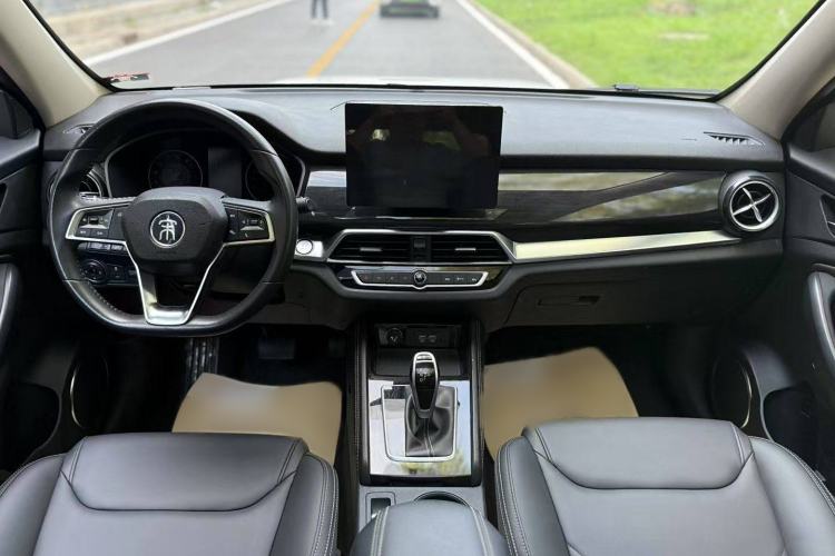 Used BYD Song 2021 Classic Edition 1.5T Automatic Luxury Model Interior 1