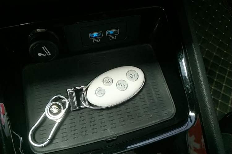 Used BYD Song 2021 Classic Edition 1.5T Manual Luxury Model Interior 1