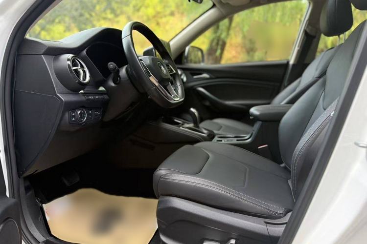 Used BYD Song 2021 Classic Edition 1.5T Automatic Luxury Model Interior 2