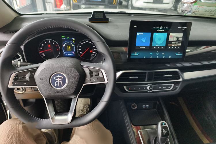 Used BYD Song 2021 Classic Edition 1.5T Automatic Elite Model Interior 3