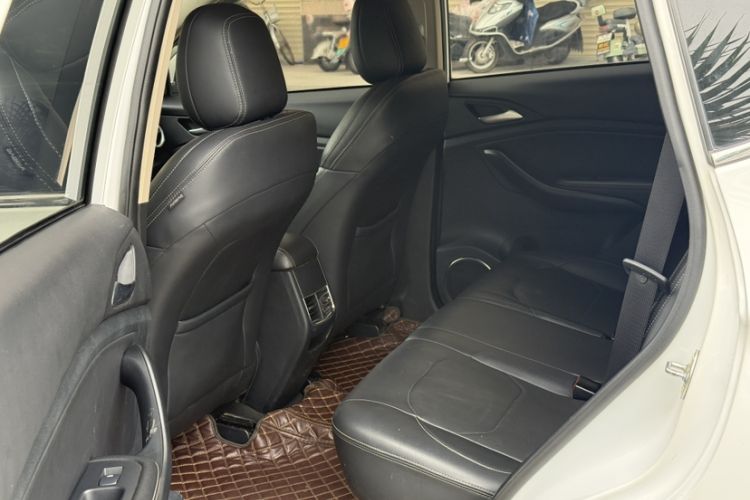 Used BYD Song 2021 Classic Edition 1.5T Automatic Elite Model Interior 3