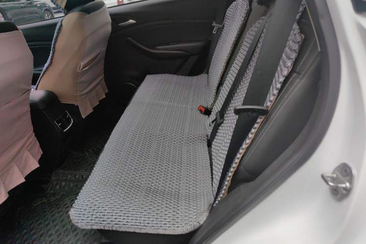Used BYD Song 2021 Classic Edition 1.5T Automatic Elite Model Interior 4