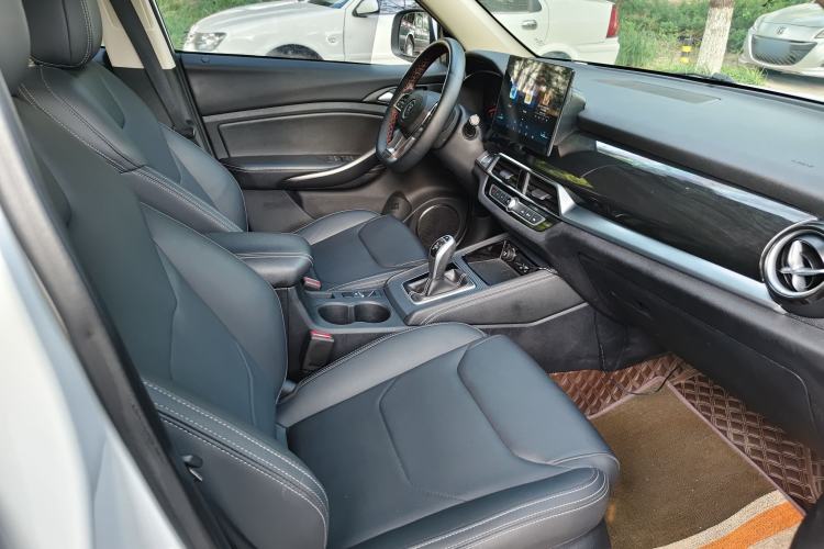 Used BYD Song 2021 Classic Edition 1.5T Automatic Elite Model Interior 4