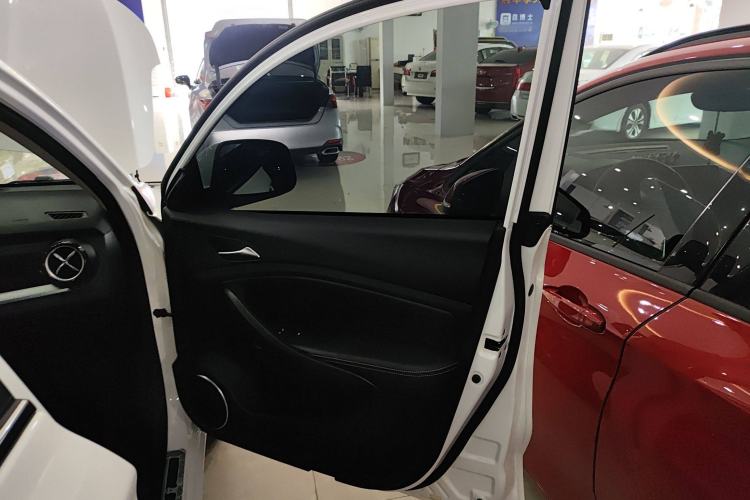 Used BYD Song 2021 Classic Edition 1.5T Automatic Elite Model Interior 5