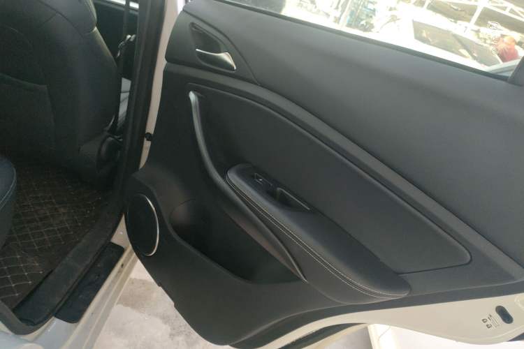 Used BYD Song 2021 Classic Edition 1.5T Automatic Elite Model Interior 6