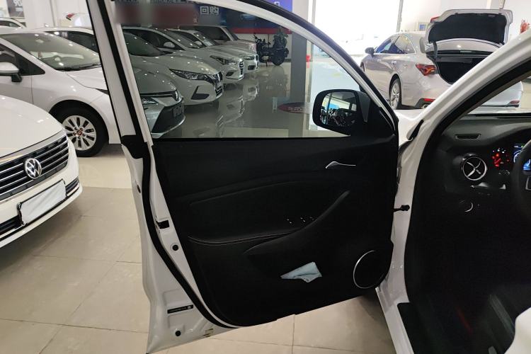 Used BYD Song 2021 Classic Edition 1.5T Automatic Elite Model Interior 7