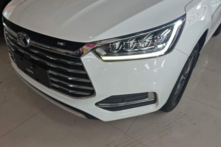 Used BYD Song 2021 Classic Edition 1.5T Automatic Elite Model Left Front Headlight