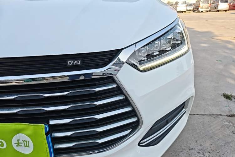 Used BYD Song 2021 Classic Edition 1.5T Automatic Elite Model Left Front Headlight