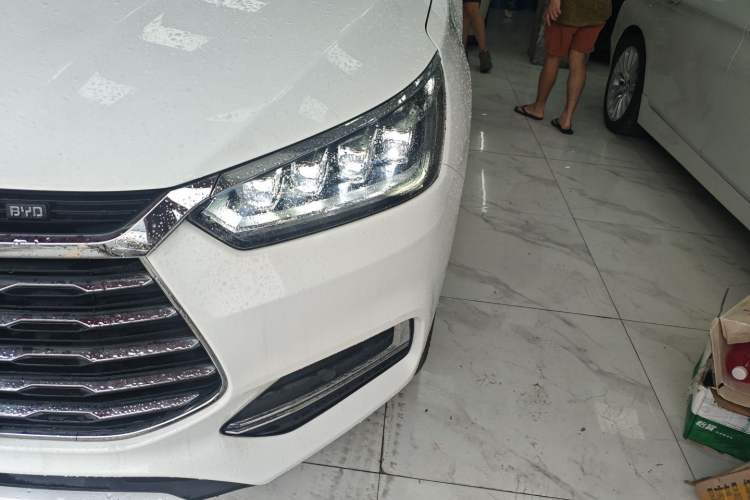 Used BYD Song 2021 Classic Edition 1.5T Automatic Elite Model Left Front Headlight