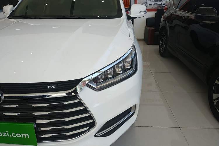 Used BYD Song 2021 Classic Edition 1.5T Automatic Elite Model Left Front Headlight