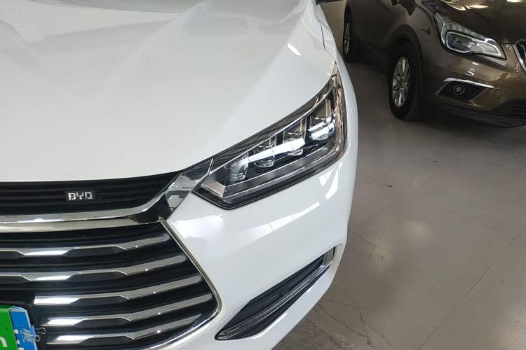 Used BYD Song 2021 Classic Edition 1.5T Automatic Elite Model Left Front Headlight